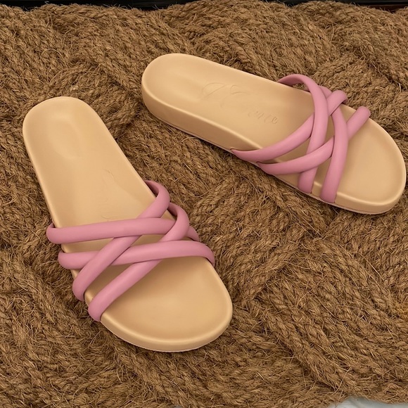JCrew pool slides